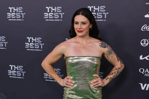 Ali Krieger, En İyi FIFA Futbol Ödülleri 2023 Apollo Theatre, Londra, Birleşik Krallık 'ta 15 Ocak 2024' te Yeşil Halı 'ya ulaştı. 