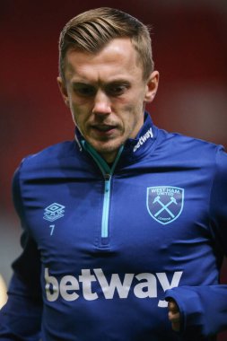 West Ham United takımından James Ward-Prowse, 16 Ocak 2024 tarihinde İngiltere 'nin Ashton Gate kentinde oynanan Bristol City-West Ham United maçında, Emirates FA Cup üçüncü tur rövanşı öncesinde ısındı. 