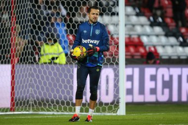 West Ham United takımından Lukasz Fabianski, 16 Ocak 2024 tarihinde İngiltere 'nin başkenti Bristol' da oynanan ve Bristol City 'nin West Ham United' a karşı oynadığı üçüncü tur müsabakası öncesinde oynanan maç öncesi ısınma turunda  