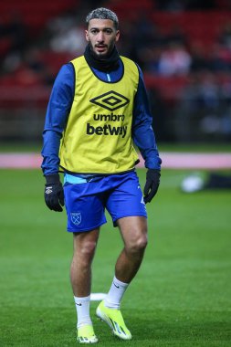 West Ham United takımından Sad Benrahma, 16 Ocak 2024 tarihinde İngiltere 'nin başkenti Bristol' da oynanan üçüncü tur Bristol City - West Ham United karşılaşması öncesinde oynanan maç öncesi ısınma maçında  