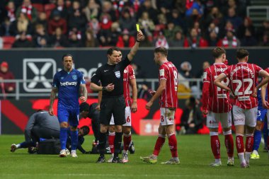 Bristol City 'den Joe Williams, Bristol, İngiltere' nin başkenti Bristol 'da 16 Ocak 2024 tarihinde oynanan üçüncü tur Bristol City - West Ham United karşılaşmasında hakem Darren England tarafından sarı kart gösterildi. 