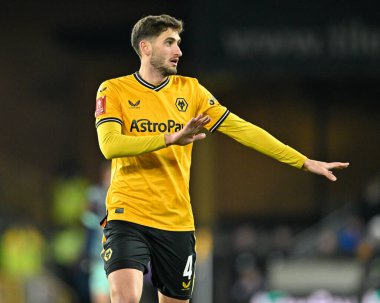 Wolverhampton Wanderers takımından Santiago Bueno, 16 Ocak 2024 tarihinde Birleşik Krallık 'ın Molineux kentinde oynanan Üçüncü tur karşılaşmasında Wolverhampton Wanderers' a karşı 