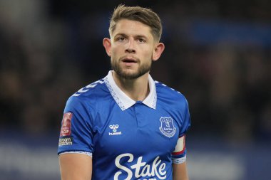 Everton 'dan James Tarkowski, Birleşik Krallık' ın Liverpool kenti Goodison Park 'ta oynanan üçüncü tur karşılaşmasında Everton, Crystal Palace' a karşı.