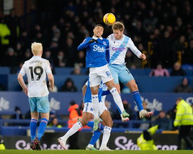 Everton 'dan Lewis Dobbin ve Kristal Saray' dan Joachim Andersen, 17 Ocak 202 tarihinde Goodison Park, Liverpool, İngiltere 'de oynanan üçüncü tur müsabaka müsabakasında,