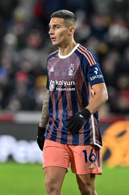 Nottingham Ormanı 'ndan Nicols Domnguez Premier League maçı sırasında Brentford Nottingham Ormanı' na karşı Gtech Community Stadyumu, Londra, 20 Ocak 2024