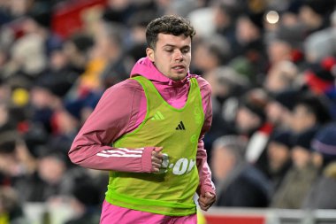 Nottingham Ormanı 'ndan Neco Williams Premier League maçının ilk yarısındaki ısınma turunda Brentford Nottingham Ormanı' na karşı Gtech Community Stadyumu, Londra, İngiltere, 20 Ocak 202