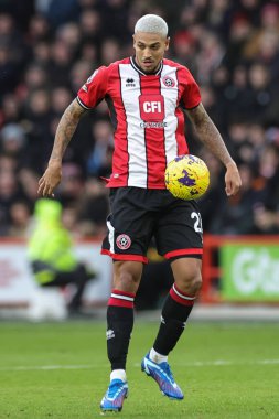 Sheffield United takımından Vinicius Souza, Premier League maçında Sheffield United ile West Ham United 'ın Bramall Lane, Sheffield, İngiltere' de oynadıkları 21 Ocak 202 karşılaşmasında topu kontrol ediyor.