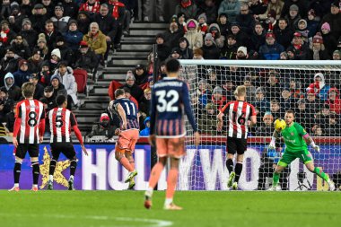 Nottingham Ormanı 'ndan Chris Wood Premier League maçında Brentford Nottingham Ormanı' na karşı 20 Ocak 202 'de Gtech Community Stadyumu' nda 2-2 berabere kaldı.