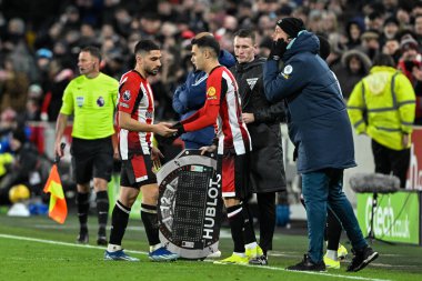 Brentford 'dan Neal Maupay, 20 Ocak 2024' te İngiltere 'nin Gtech Community Stadyumu' nda oynanan Premier League maçı Brentford Nottingham Forest maçında Brentford 'lu Sergio Reguiln' un yerini aldı.