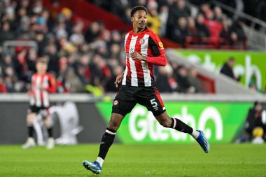 Brentford 'dan Ethan Pinnock Premier League maçı sırasında Brentford Nottingham Forest' a karşı Gtech Community Stadyumu, Londra, İngiltere, 20 Ocak 202