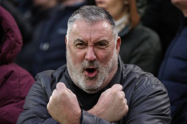 West Ham taraftarı, 21 Ocak 202 'de Bramall Lane, Sheffield, İngiltere' de oynanan Premier League maçında Sheffield United ile West Ham United arasındaki maçı kazandıktan sonra kutluyor.