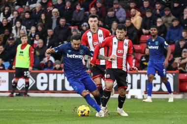 Sheffield United takımından Gustavo Hamer 21 Ocak 202 'de Bramall Lane, Sheffield, Birleşik Krallık' ta oynanan Premier League maçında penaltı için Danny Ings 'e faul yaptı.