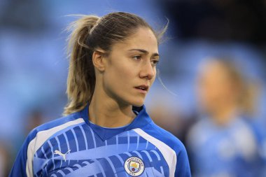 Manchester City 'den Laia Aleixandri, 21 Ocak 202' de İngiltere 'nin Joie Stadyumu' nda oynanan FA Bayanlar Süper Ligi karşılaşmasında Manchester City 'nin Liverpool Kadınlarına karşı oynayacağı ısınma maçında