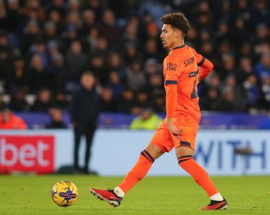 Ipswich Town 'dan Jeremy Sarmiento topu geçiyor, Gök İddia Şampiyonası maçında Leicester City, Ipswich Town' a karşı King Power Stadyumu, Leicester, İngiltere, 22 Ocak 202