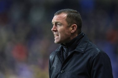 Neill Collins Barnsley 'in baş antrenörü takımına, Oxford United' ın 23 Ocak 202 'de Kassam Stadyumu' nda oynadığı 1.