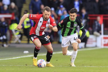Sheffield United takımından Rhys Norrington-Davies ve Brighton & Hove Albion takımından Facundo Buonanotte, Sheffield United ve Sheffi Lane 'deki Hove Albion' a karşı oynanan 4.