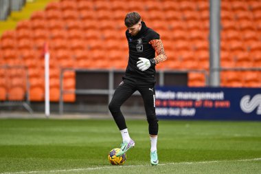 Blackpool 'dan Daniel Grimshaw 27 Ocak 202' de Blackpool, İngiltere 'deki Bloomfield Road' da oynanan Blackpool-Charlton Atletizm karşılaşmasında oynanan Sky Bet 1 maçı öncesinde ısınma turunda