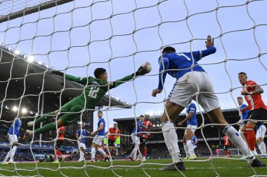 Everton 'dan Joo Virgnia, 27 Ocak 2024 tarihinde Birleşik Krallık' ın Liverpool kenti Goodison Park 'ta oynanan dördüncü tur müsabaka Everton-Luton maçında kurtarıyor.
