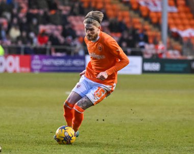 Blackpool takımından Hayden Coulson, 21 Ocak 202 'de Bloomfield Road, Blackpool' da oynanan Blackpool-Charlton maçında topa vuruyor.