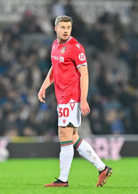 Wrexham 'dan James Jones, Birleşik Krallık' ın başkenti Blackburn 'de oynanan dördüncü tur karşılaşmasında Blackburn Rovers, Wrexham' a karşı.