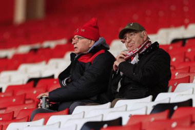 Taraftarlar, Birleşik Krallık 'ın Sheffield Lane, Sheffield kentinde oynanan ve Sheffield United ve Hove Albion' a karşı oynanan dördüncü tur karşılaşması öncesinde yerlerini aldılar.