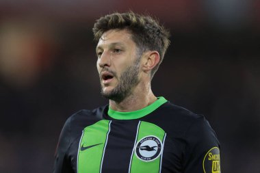 Brighton & Hove Albion takımından Adam Lallana, Birleşik Krallık 'ın Sheffield Lane şehrinde oynanan dördüncü tur karşılaşmasında Sheffield United ve Hove Albion' a karşı oynamıştır.