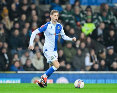 Blackburn Rovers 'dan Jake Garrett, Birleşik Krallık' ın Blackburn şehrinde oynanan dördüncü tur karşılaşmasında Blackburn Rovers 'a karşı Wrexham maçında