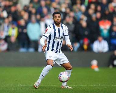 Batı Bromwich Albion 'dan Darnell Furlong, 28 Ocak 202' de Birleşik Krallık 'ın başkenti Hawthorns' ta oynanan dördüncü tur karşılaşmasında Batı Bromwich Albion, Wolverhampton Wanderers 'a karşı.