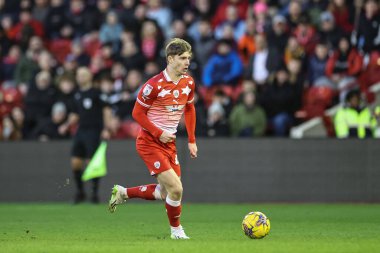 Barnsley 'den Luca Connell, 27 Ocak 202' de İngiltere 'nin Oakwell kentinde oynanan Sky Bet 1 karşılaşmasında topu aldı.