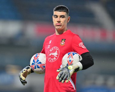 Wrexham 'dan Luke McNicholas, Birleşik Krallık' ın Blackburn kentinde oynanan dördüncü tur Blackburn Rovers - Wrexham maçında maç öncesinde ısınıyor.