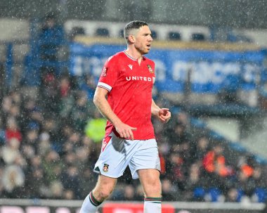 Wrexham 'dan Ben Tozer, Birleşik Krallık' ın Blackburn kentinde oynanan dördüncü tur karşılaşmasında Blackburn Rovers, Wrexham 'a karşı.