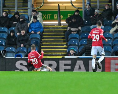 Wrexham 'dan Andy Cannon, 21 Ocak 202' de Ewood Park, Blackburn, Birleşik Krallık 'ta oynanan 4. Raundda oynanan Blackburn Rovers - Wrexham karşılaşmasında Wrexham' ı 0-1 yenme golünü kutluyor.