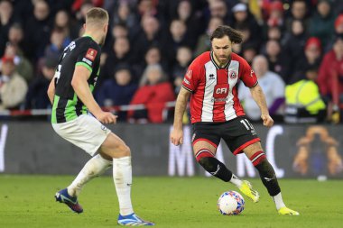 Sheffield United takımından Ben Brereton Diaz, Birleşik Krallık 'ın Sheffield Lane kentinde oynanan dördüncü tur müsabaka Sheffield United ve Hove Albion maçında topla koşuyor.