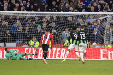 Brighton & Hove Albion takımından Joao Pedro, Birleşik Krallık 'ın başkenti Sheffield Lane' de oynanan dördüncü tur müsabaka Sheffield United ve Hove Albion maçında 2-3 berabere kaldı.