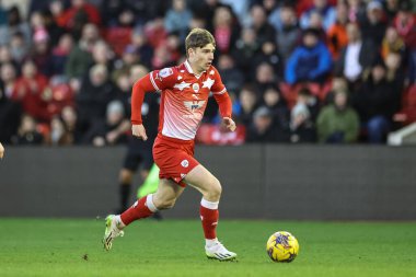 Barnsley 'den Luca Connell, 27 Ocak 202' de İngiltere 'nin Oakwell kentinde oynanan Sky Bet 1 karşılaşmasında topu aldı.