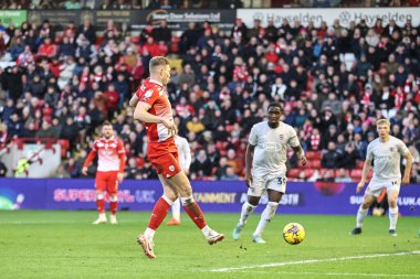 Barnsley 'den Sam Cosgrove, 27 Ocak 202' de Oakwell, Barnsley, İngiltere 'de oynanan Sky Bet Lig 1 karşılaşmasında şutunu attı.