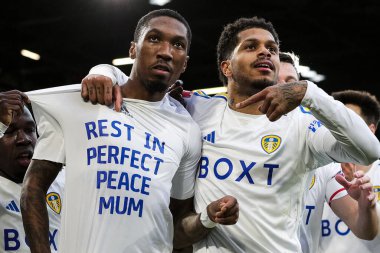 Leeds United 'dan Jaidon Anthony, annesine verdiği mesajla golünü kutluyor. Annesine, 