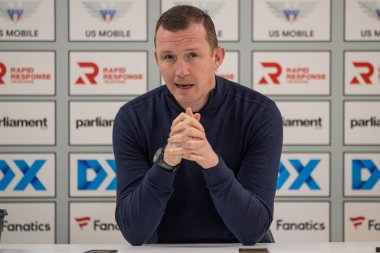 Neill Collins Barnsley 'in baş antrenörü 27 Ocak 202' de İngiltere 'nin Oakwell kentinde oynanan Sky Bet 1 maçında basın toplantısında konuştu.