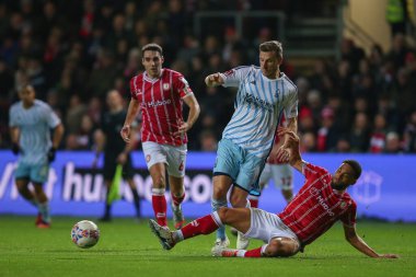 Bristol City 'den Zak Vyner, Bristol, Bristol, İngiltere' deki Ashton Gate, Bristol, 26 Ocak 202 tarihinde oynanan dördüncü tur Bristol City - Nottingham Forest karşılaşmasında Nottingham Ormanı 'nda Nottingham Ormanı' ndan Chris Wood 'a karşı geç bir mücadele yaptı.
