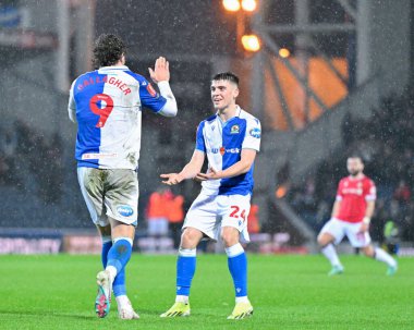 Blackburn Rovers 'dan Sam Gallagher, 21 Ocak 202' de Ewood Park, Blackburn, Birleşik Krallık 'ta oynanan 4. Blackburn Rovers - Wrexham karşılaşmasında Blackburn' ü 2-1 yenme hedefini kutluyor.
