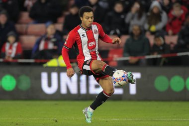 Sheffield United takımından Cameron Archer, Birleşik Krallık 'ın Sheffield Lane kentinde oynanan dördüncü tur Sheffield United ve Hove Albion maçında topu kontrol ediyor.