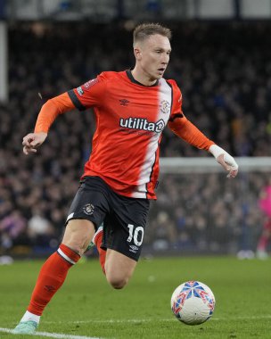 Luton Town takımından Cauley Woodrow, Birleşik Krallık 'ın Goodison Park kentinde oynanan dördüncü tur müsabakasında Everton, Luton Town' a karşı.