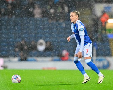 Blackburn Rovers 'dan Arnr Sigursson, Birleşik Krallık' ın Blackburn kentinde düzenlenen dördüncü tur Blackburn Rovers-Wrexham karşılaşmasında, 21 Ocak 2024 tarihinde oynanan dördüncü tur karşılaşmasında