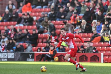 Barnsley 'den Mal de Gevigney topu 27 Ocak 2024' te İngiltere 'nin Oakwell kentinde oynanan Sky Bet 1 maçı sırasında aldı.