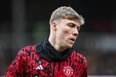 Manchester United takımından Rasmus Hjlund, 28 Ocak 2024 'te Birleşik Krallık' ın Newport kentinde oynanan dördüncü tur müsabakasında, Emirates FA Cup 'ın dördüncü turu öncesinde oynanan ısınma maçında