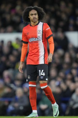 Luton Town takımından Tahith Chong, Birleşik Krallık 'ın Goodison Park kentinde oynanan dördüncü tur karşılaşmasında Everton, Luton Town' a karşı.