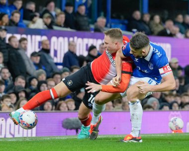 Luton Town 'dan Cauley Woodrow ve Everton' dan James Tarkowski, 27 Ocak 202 tarihinde Goodison Park, Liverpool 'da oynanan 4.