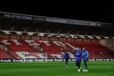 Nottingham Ormanı 'ndan Murillo ve Nottingham Ormanı' ndan Danilo, Birleşik Krallık 'ın Ashton Gate, Bristol kentindeki Bristol City' nin Nottingham Ormanı 'na karşı oynadığı 4.