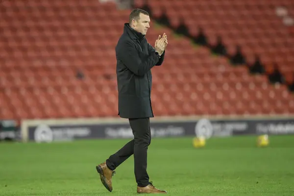 Neill Collins Head Coach Barnsley Applauds Home Fans Barnsley Lose — Stock Photo, Image