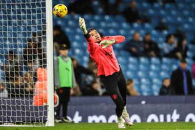 Manchester City 'den Ederson, Premier League maçı öncesinde 31 Ocak 2024' te Etihad Stadyumu 'nda oynanan Manchester City-Burnley maçında ısınma turunda...